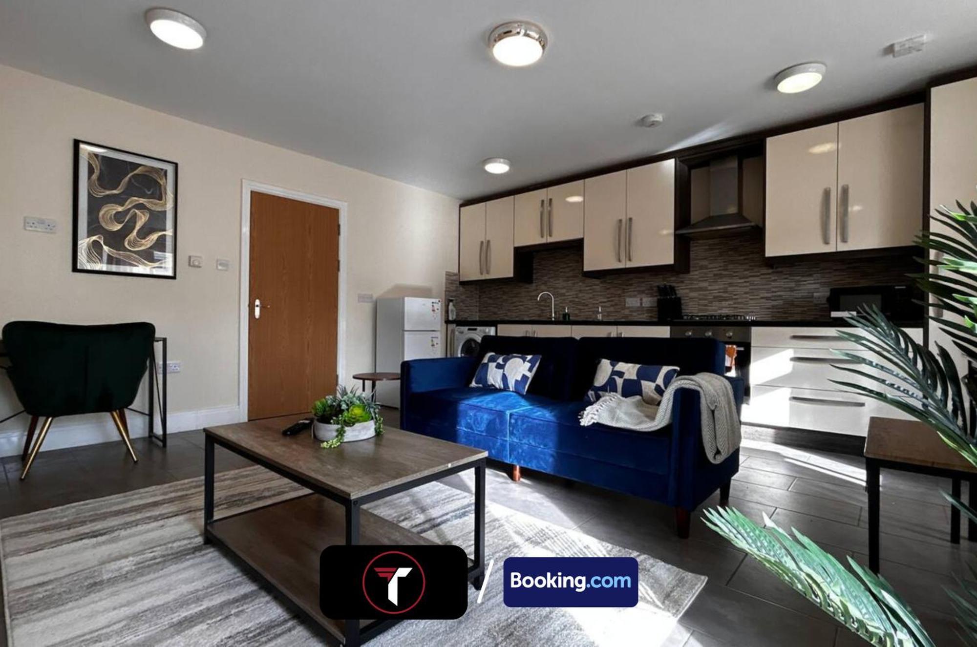 Stylish 2 Bedroom Flat By Tara Stays Short Lets & Serviced Accommodation Watford With Free Parking & Nearby Warner Studios Exteriér fotografie